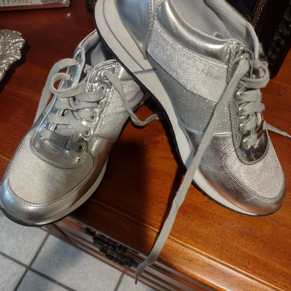 Silver BeBe Women size 10 tennis shoe